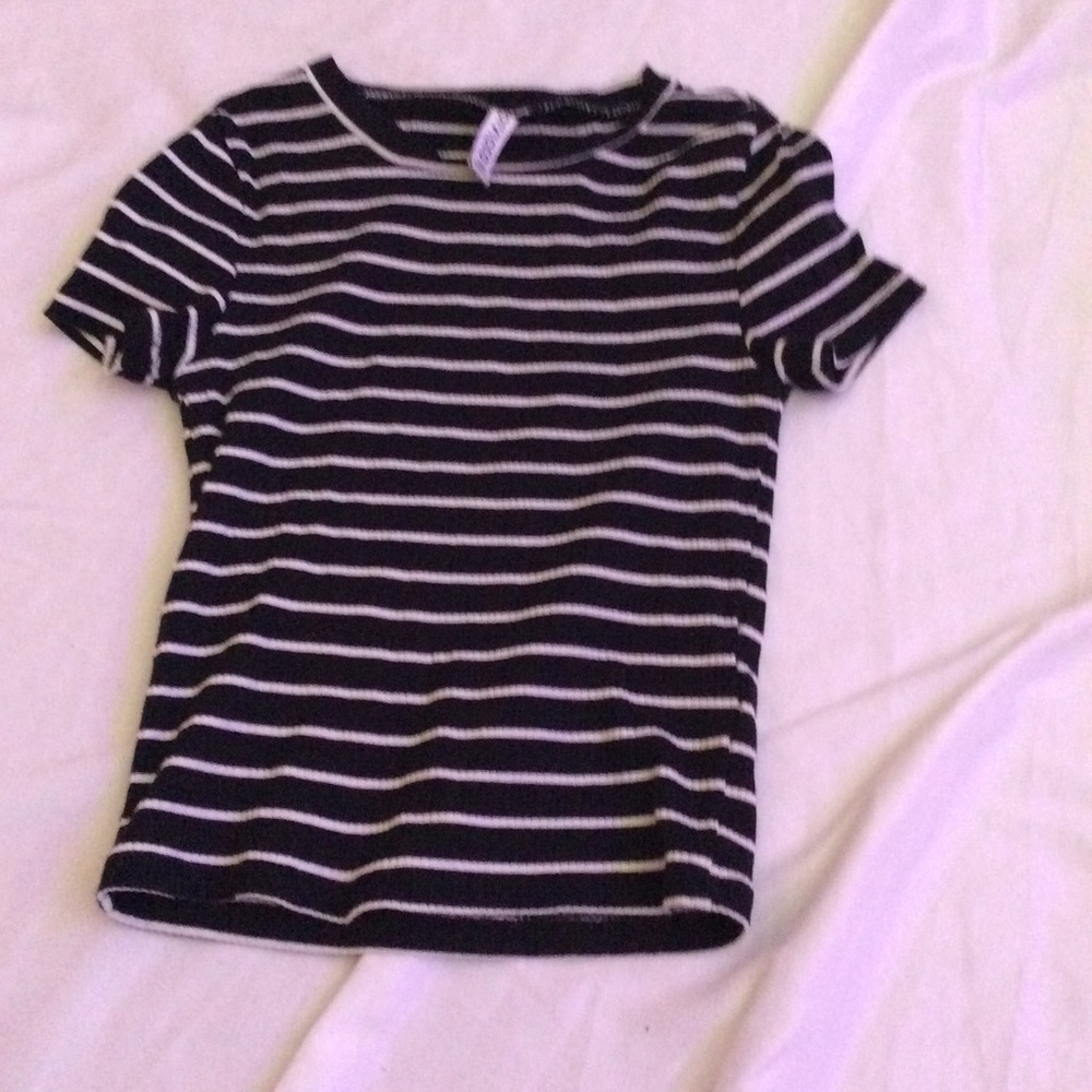 black and white tee-shirt